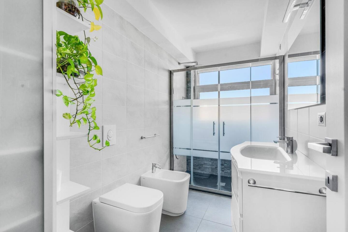 Pm Via Gabriele D' Annunzio Guest House Перо Екстериор снимка