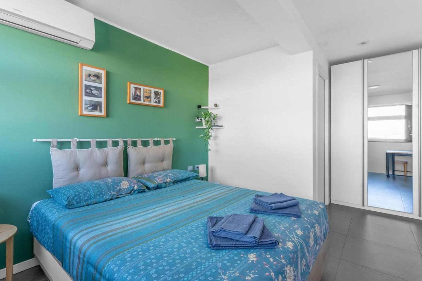 Pm Via Gabriele D' Annunzio Guest House Перо Екстериор снимка